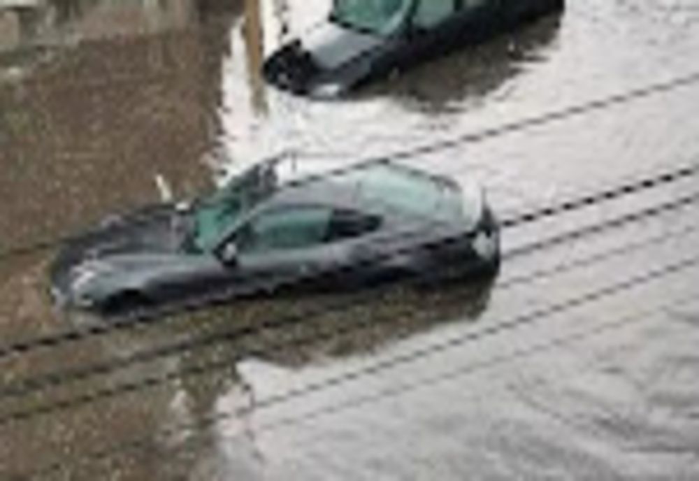 VIDEO - Vremea rea a făcut ravagii în mai multe județe - Imagini apocaliptice cu străzi acoperite de grindină, haos în trafic