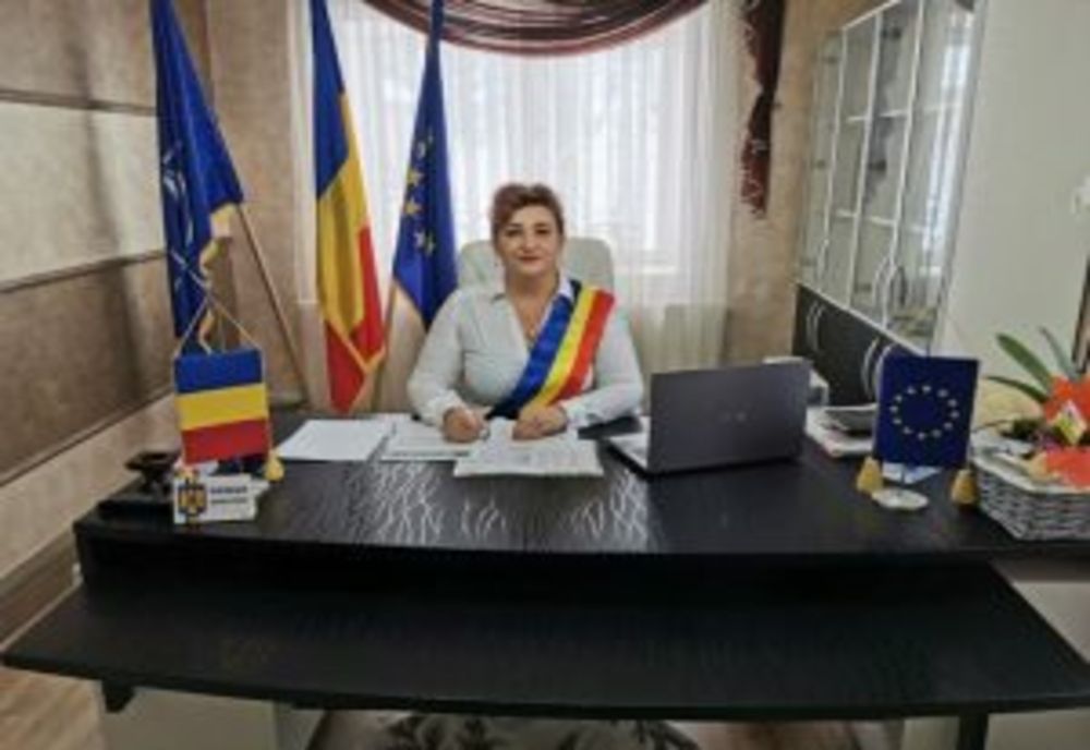 Primărița din Crăcăoani, în conflict de interese! Și-a angajat fiul administrator public