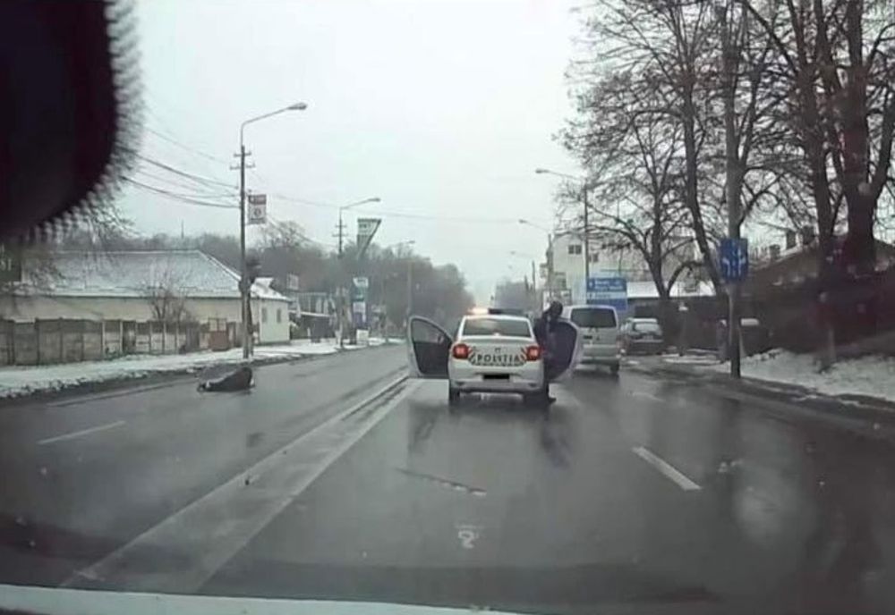 Bărbat în criză epileptică, salvat de un echipaj de poliţie: "Aveţi grijă de voi!"