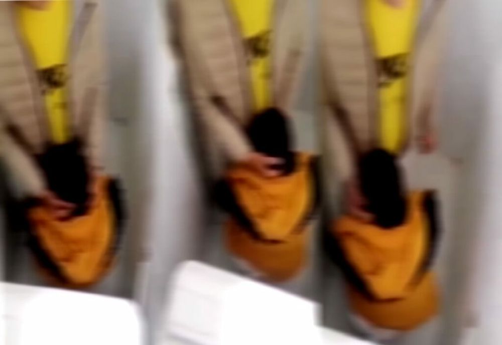 SEX ORAL în toaleta unui liceu din Piatra-Neamț