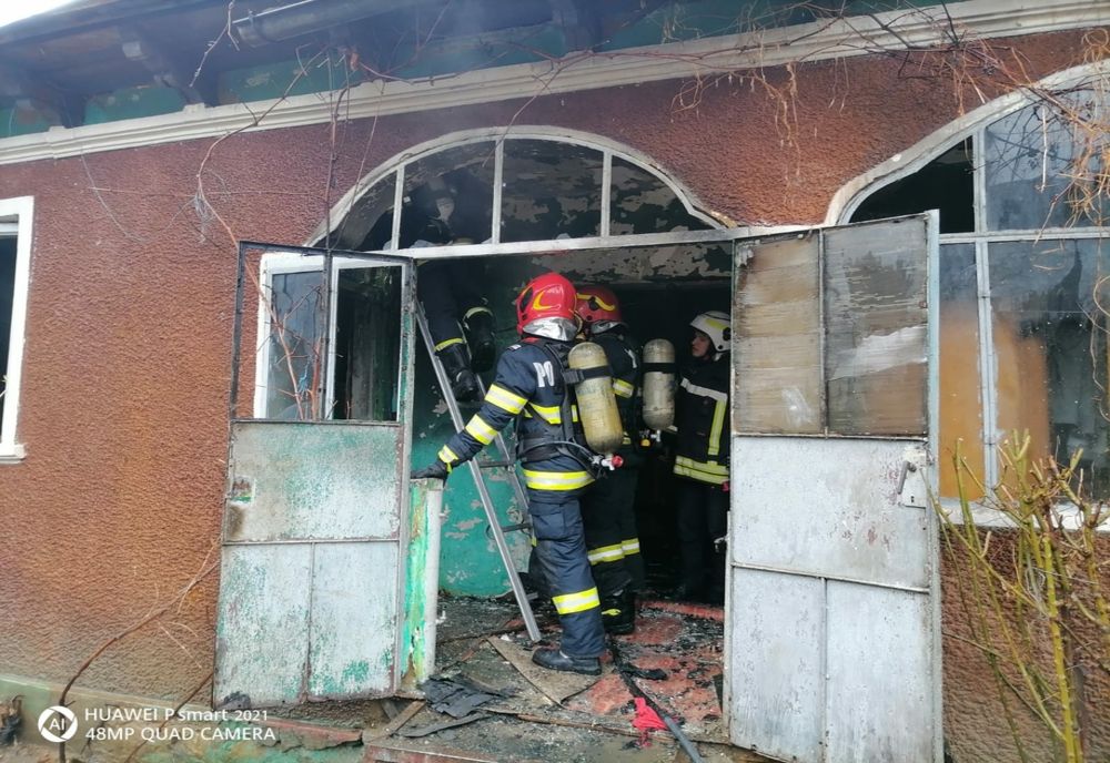 Bunurile unei familii din Rznov făcute scrum de un incendiu
