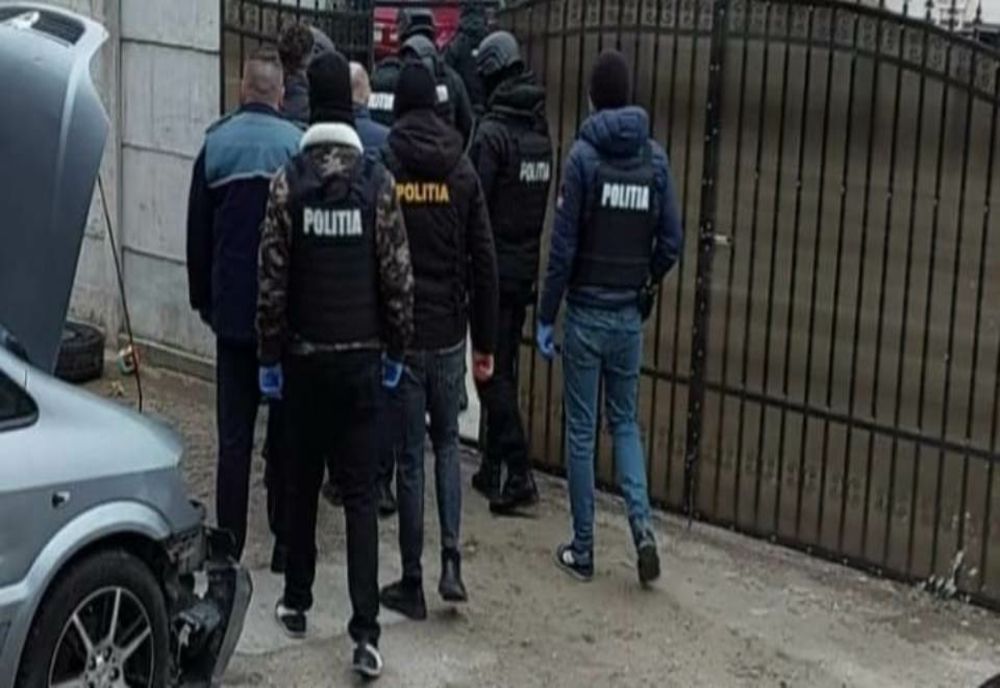 Braconieri, călcați de polițiști la prima oră. Ce au găsit oamenii legii la percheziții