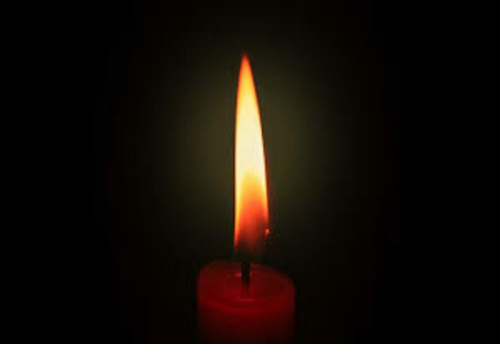 Incendiu într-un apartament din Roman! Focul a pornit de la o lumânare lăsată nesupravegheată