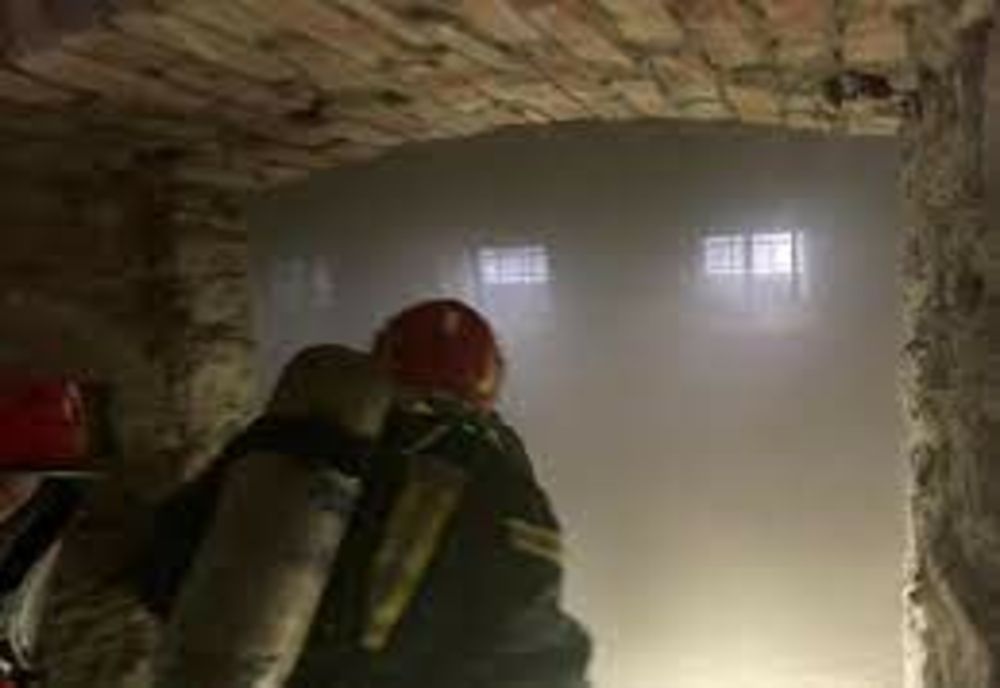 45 de persoane s-au autoevacuat din clădirea Poliției Roman