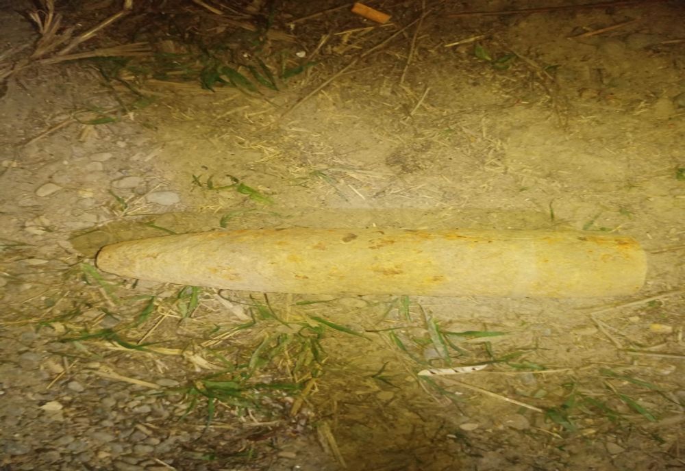 Proiectil neexplodat din Al Doilea Război Mondial, descoperit într-o grădină