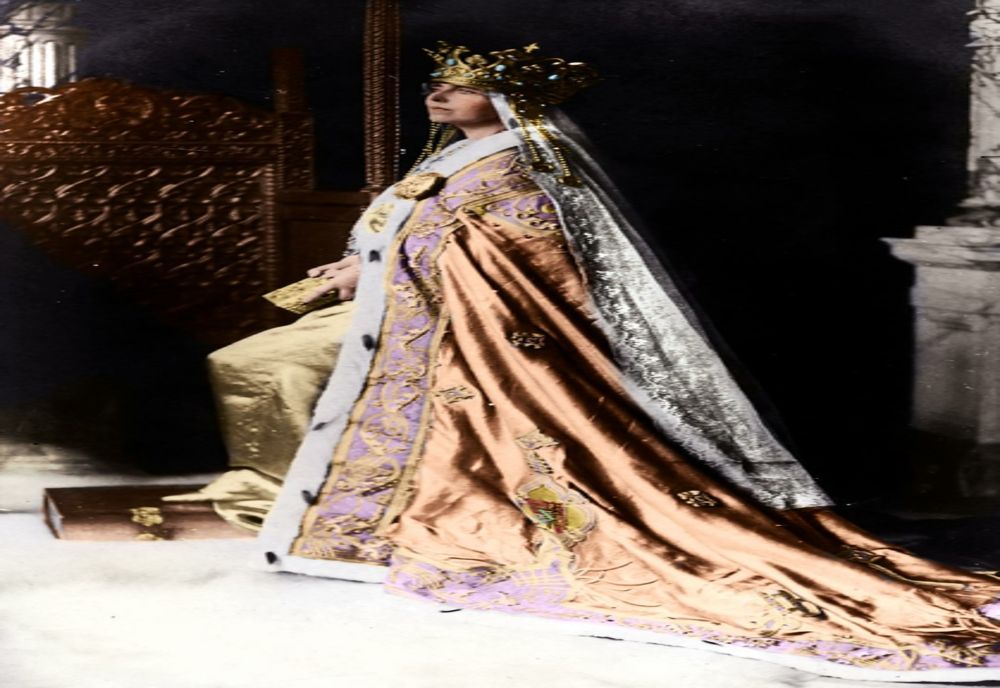 Coroana Reginei Maria va putea fi admirată la Muzeul de Artă din Piatra-Neamț