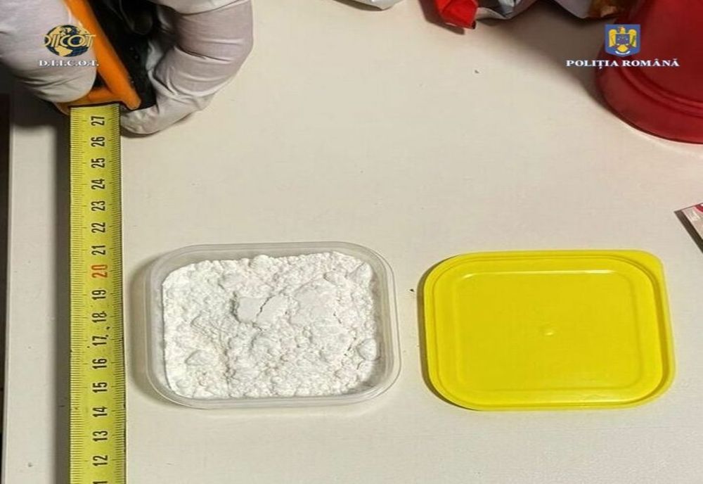 Grupare de traficanți de droguri, destructurată în Neamț