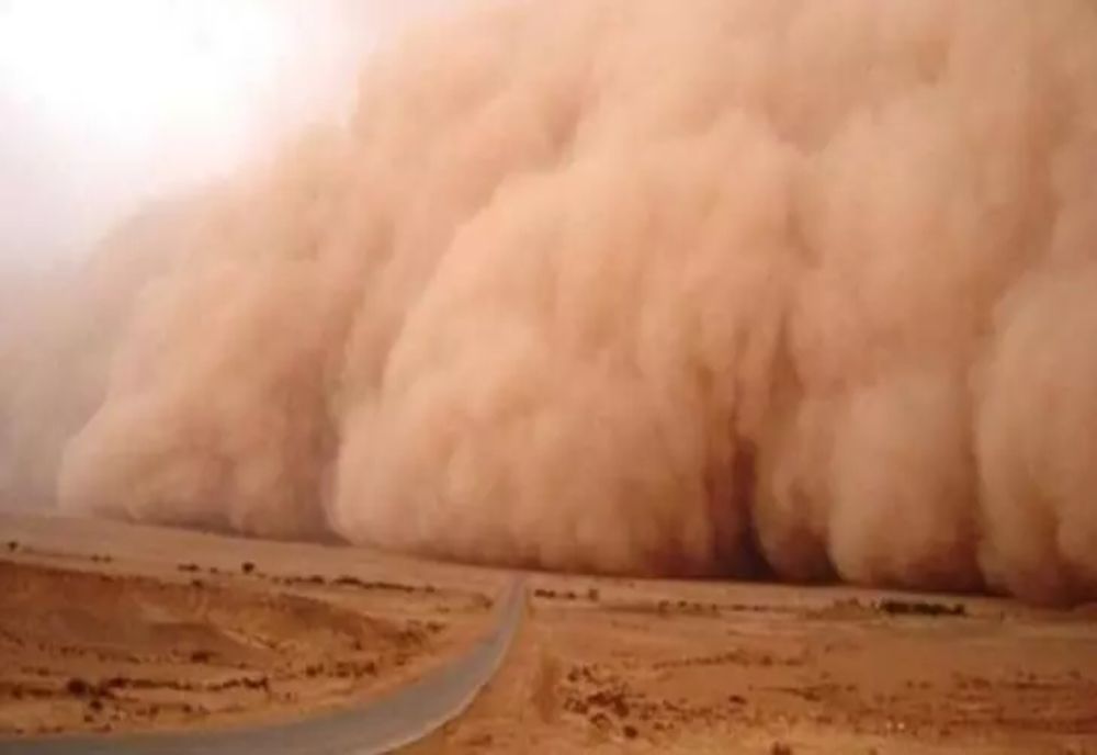 Nor de praf saharian peste România - zonele unde aerul va fi irespirabil