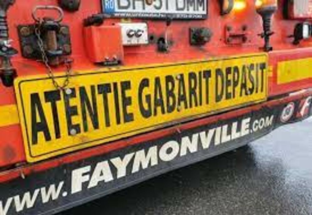 Atenţie şoferi! Trei transporturi agabaritice vor traversa țara de la Borș la Albița