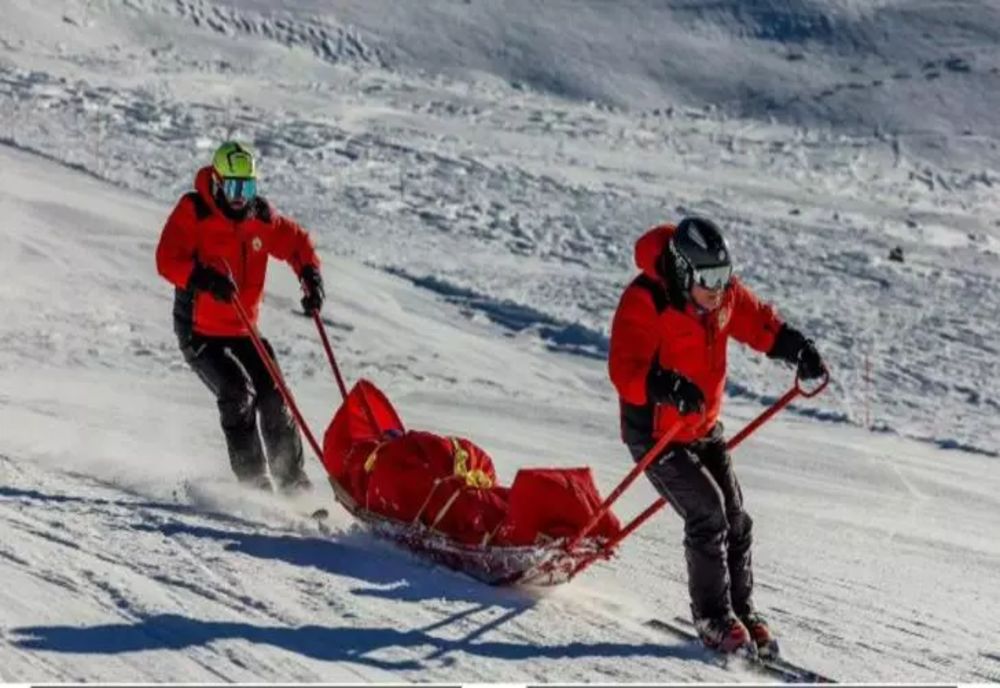 Salvamont România: 37 de apeluri prin care se solicita intervenția de urgență și 44 de persoane salvate. Zi de foc pentru salvamontiști