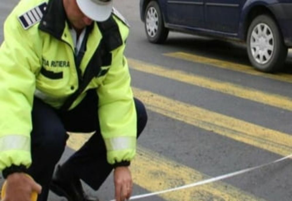 Pieton, accidentat pe ZEBRĂ de o șoferiță neatentă