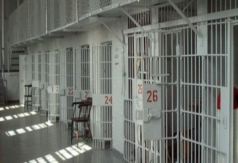 Un traficat de droguri din Neamț și unul din Bacău au fost săltați de polițiști și duși la închisoare