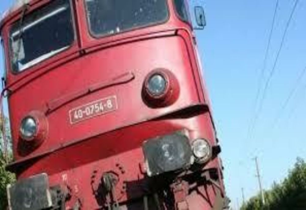 O femeie a murit lovită de un tren