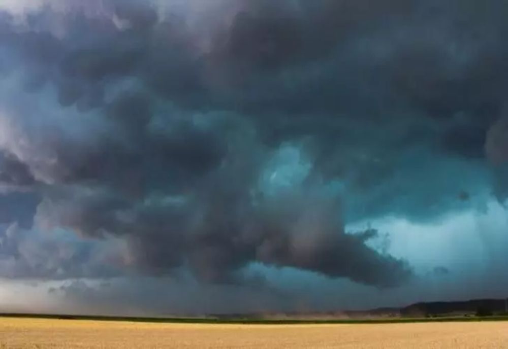 ROMÂNIA LOVITĂ DE FURTUNI VIOLENTE! 14 LOCALITĂȚI DIN 6 JUDEȚE, AFECTATE GRAV