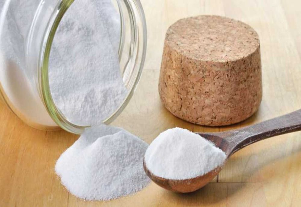 De ce este important să ții un recipient cu bicarbonat sub pat