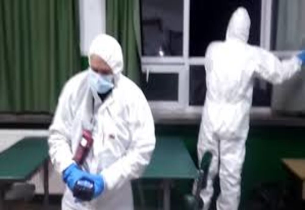 Un bebeluș a murit și trei frați ai săi sunt în stare gravă după o dezinsecție în apartamentul în care locuiau