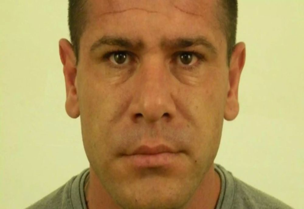 INFRACTOR PERICULOS, EVADAT DE SUB ESCORTĂ LA ARAD