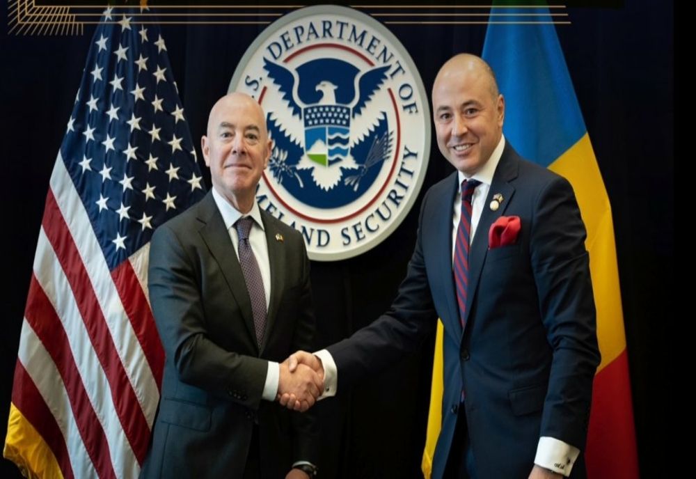 SUA: MOMENT FESTIV DEDICAT ELIMINĂRII VIZELOR PENTRU ROMÂNI, LA AMBASADA ROMÂNIEI DE LA WASHINGTON