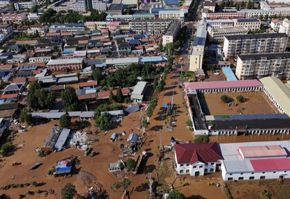 PLOILE TORENȚIALE FAC RAVAGII LA BEIJING