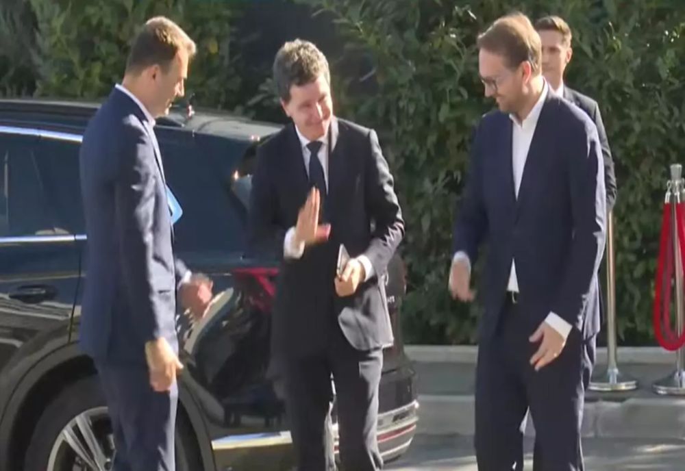 NICUȘOR DAN, ÎN MIJLOCUL REZIȘTILOR. DRULĂ LANSAT OFICIAL LA PRIMĂRIA CAPITALEI: „USR POATE CONTA PE SPRIJINUL MEU”