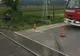 Intervenție pentru un camion blocat pe calea ferată