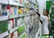 Soția unui pacient confirmat pozitiv cu virusul COVID-19 este farmacistă. Din motive de precauție, acționarul lanțului de farmacii a decis închiderea temporară a acelui punct de lucru