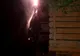 Incendiu la o lucuință dezafectată în Roman! Înăuntru locuiau persoane fără adăpost