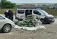 Vânzători ambulați amendați și puși să facă curățenie în urma lor