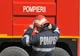 O casă, la un pas să i-a foc din cauza unui incendiu la mai multe cauciucuri aflate într-o curte
