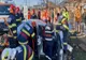 Un bărbat a rămas încarcerat după ce s-a izbit cu mașina într-un cap de pod