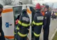 Trei persoane, rănite după ce un ambulanțier a pierdut controlul asupra direcției de deplasare, oprindu-se într-un capăt de pod
