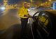 Oprit în trafic, un șofer fără permis s-a mutat pe scaunul din dreapta şi le-a spus poliţiştilor că e doar pasager